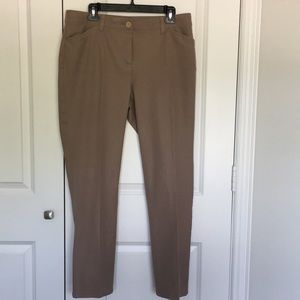 Chico’s So Slimming Pants 1.5 Short stretch
